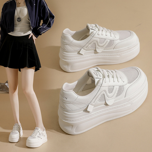 网面透气小白鞋女款2026新款夏季薄款厚底运动配裙子增高休闲板鞋