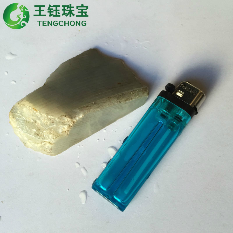 腾冲拆老房子挖出来的翡翠老料/老玉石原石/老拉丝工艺古玉老玉料