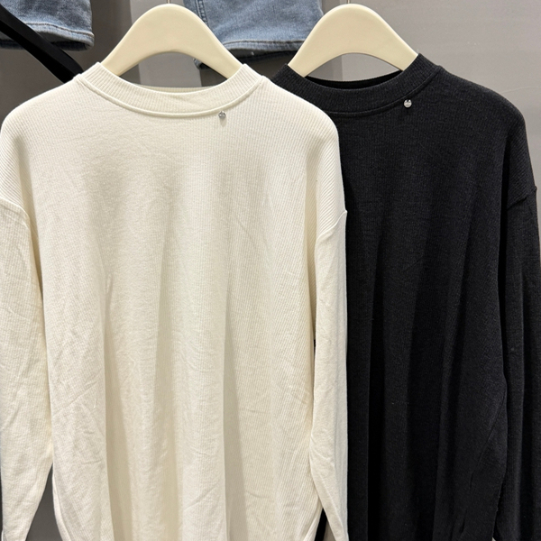 极简风圆领长袖T恤女百搭显瘦