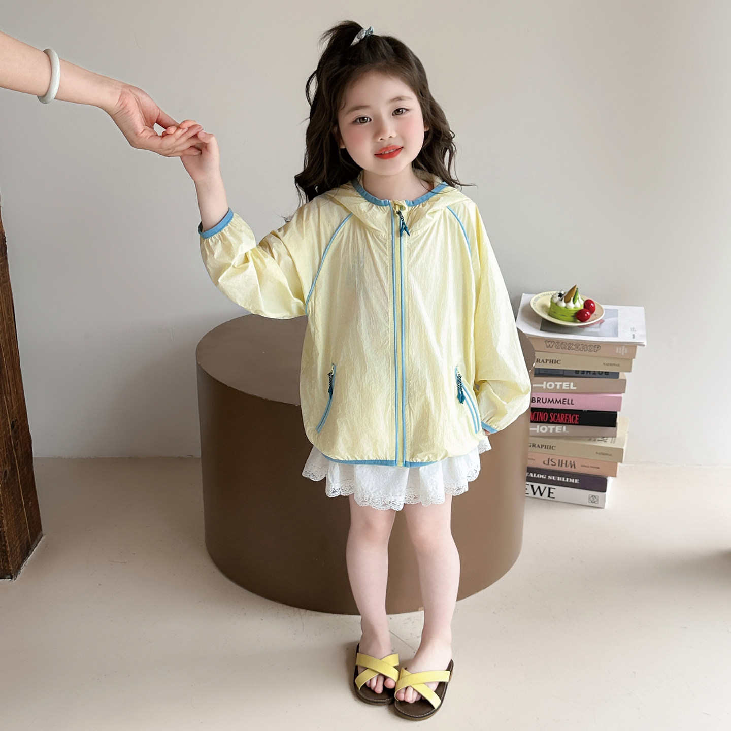 女童防晒衣夏季2026新款女孩超薄防晒服儿童凉感皮肤衣连帽外套