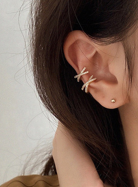 设计感个性交叉耳饰2026年新款耳骨夹女高级感气质简约无耳洞耳环