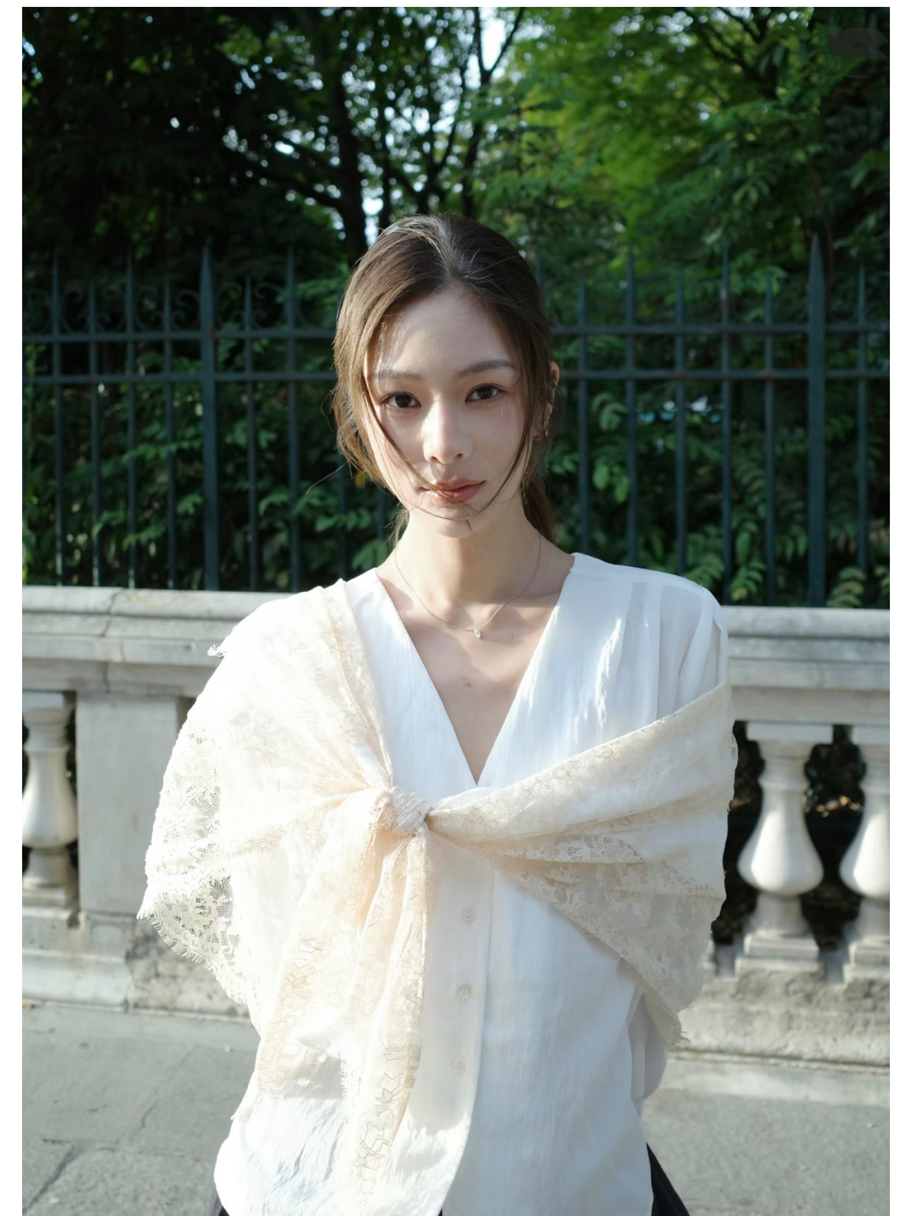 现货 yigenanaya同款法式衬衣长袖复古蕾丝V领衬衫女2026秋季新款