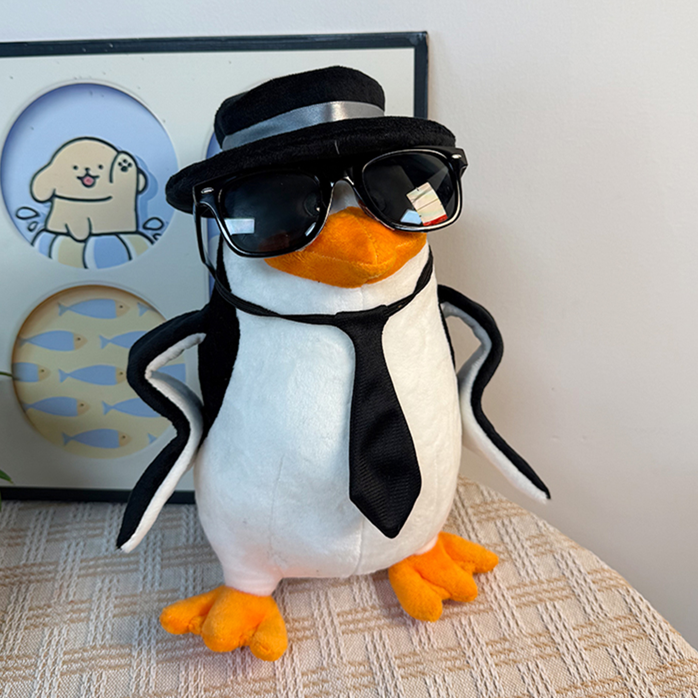 可爱小企鹅玩偶马达加斯