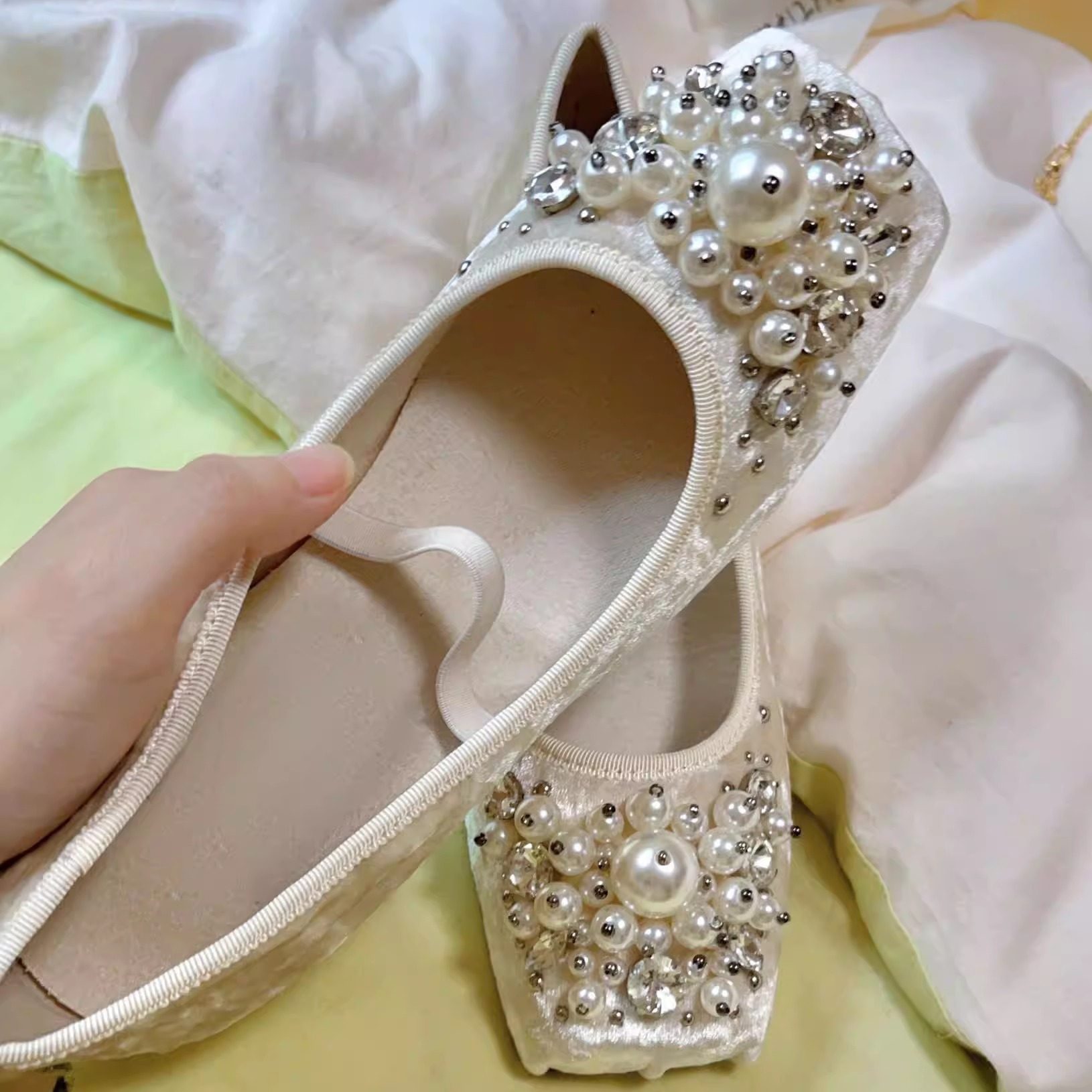 法式复古珍珠铆钉芭蕾舞鞋平底浅口鞋温柔仙女高级气质奶奶鞋大码