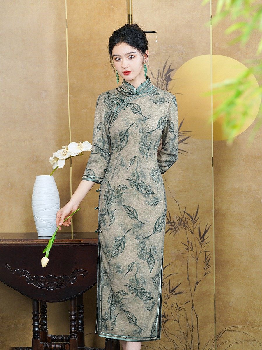 2026春装新款 复古印花曼丽绒七分袖改良旗袍裙子连衣裙 妈妈装