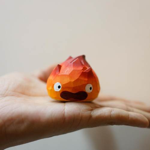 女生日礼物小火焰小摆件办公室实木卡西法雕刻公仔2024新款客厅