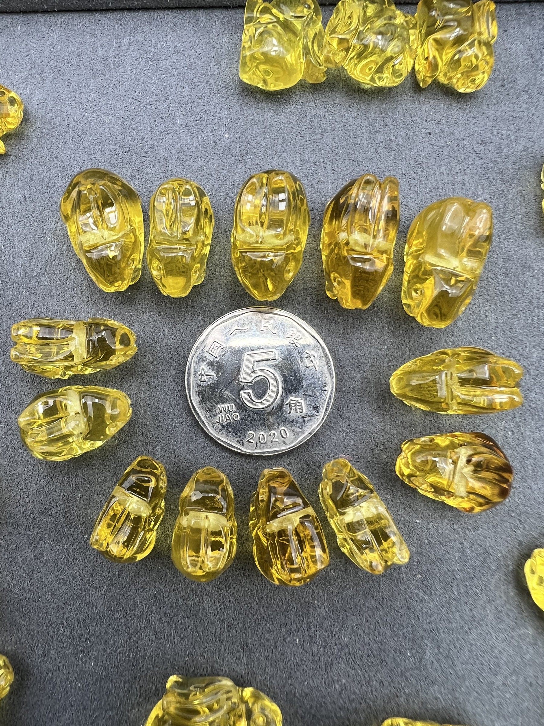 3D立体小兔子纯手工雕刻净水琥珀金黄颜色可爱机智长寿兔天然琥珀