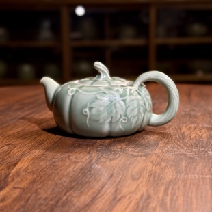 中国非遗耀州窑青瓷「秘色南瓜茶壶」中式复古青釉浮雕茶具茶壶