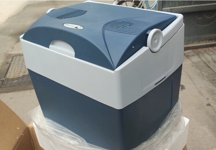 美固12V车载冰箱车载冷暖箱U30户外冰箱便携冰箱汽车冰箱保温冰箱