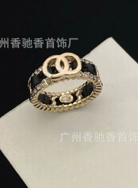 小香风爆款带钻戒指香奶奶穿皮设计指环轻奢气质高品质直销