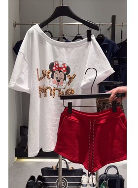 卡通印花斜开肩短袖露肩T恤红色休闲短裤子两件套女夏季时尚套装