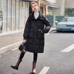 洋气冬季2025羊羔毛翻领羽绒服中长女款宽松显瘦加厚保暖外套
