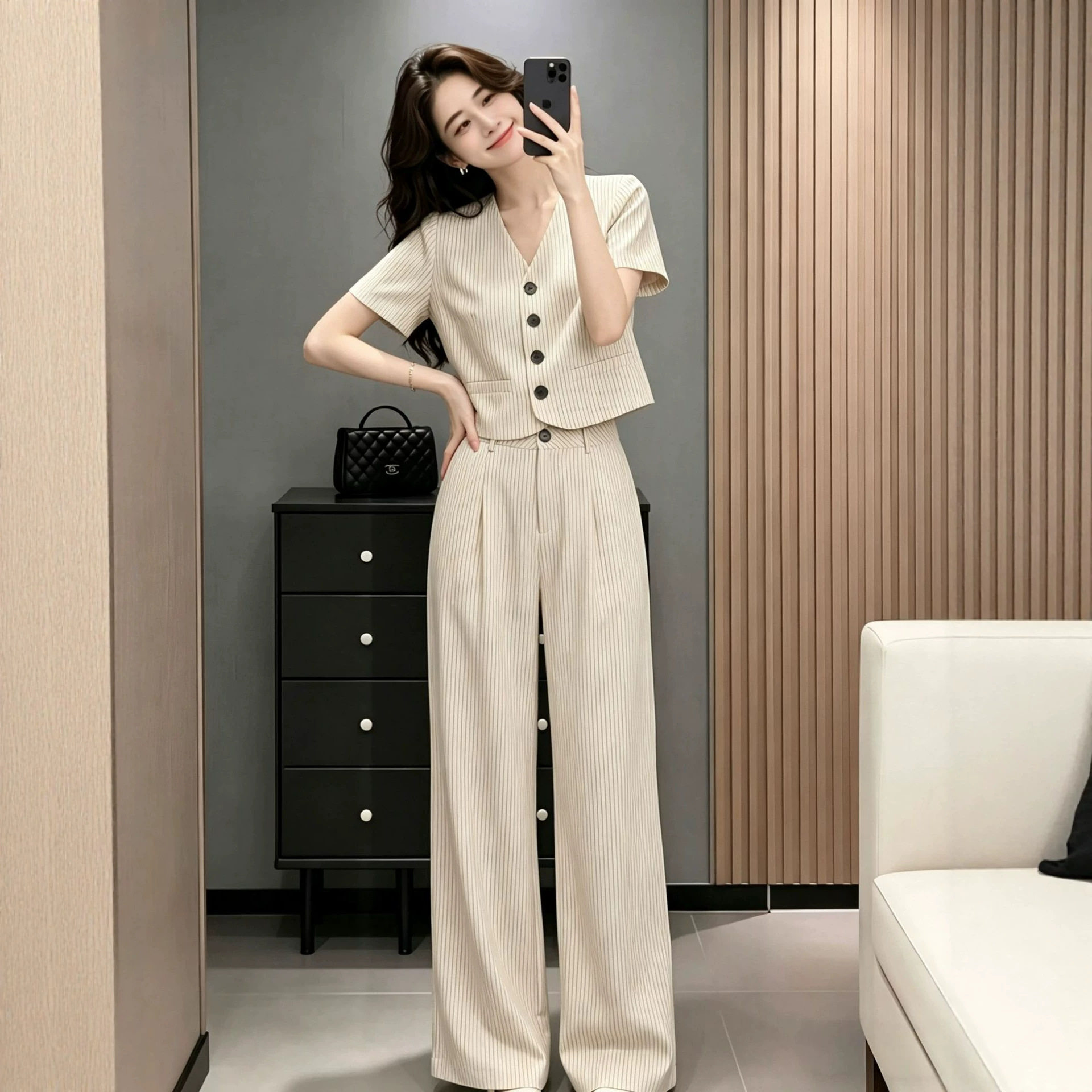 职业通勤小香风套装女夏季显高显瘦减龄短款V领西服阔腿裤两件套