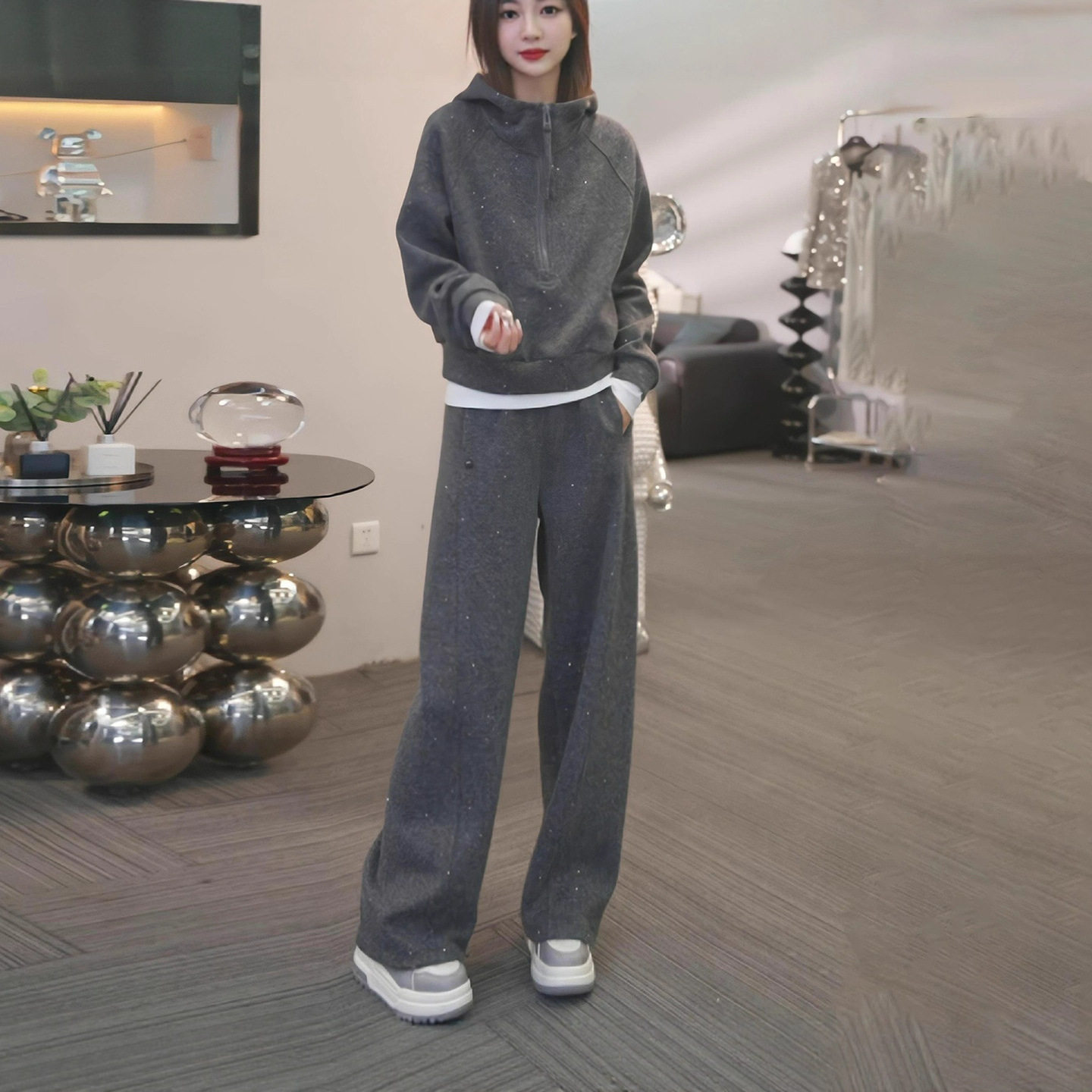欧货休闲运动套装女春秋2026新款显瘦设计感加绒卫衣阔腿裤两件套