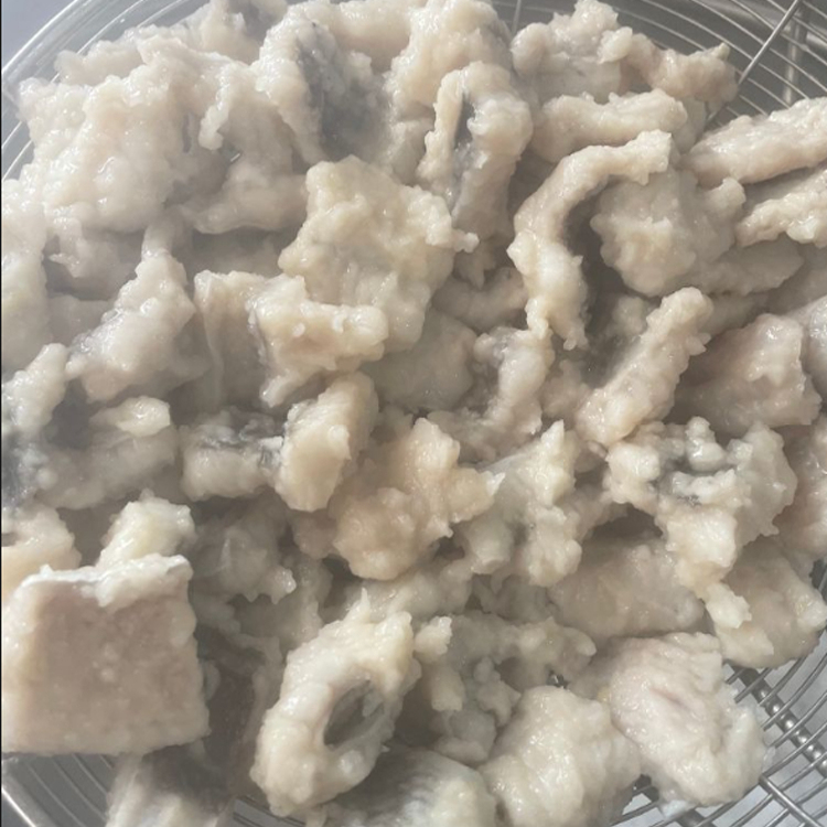 鳗鱼滑福州特色小吃福建特产连江当地传统美食鲨鱼滑鱼汤