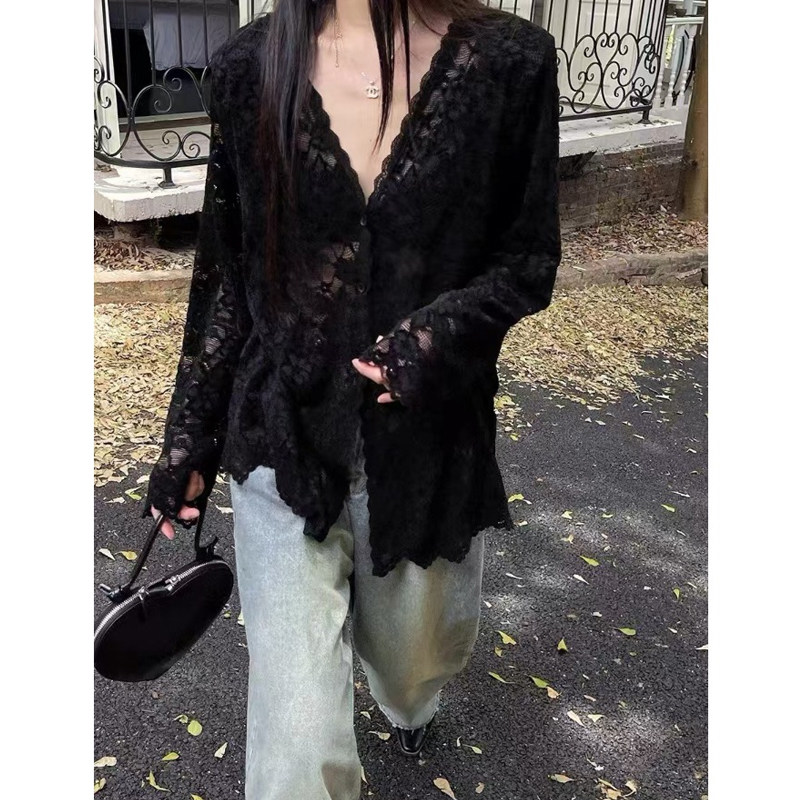黑色高级感V领蕾丝钩花衬衫女春秋气质镂空内搭雪纺衫超好看上衣