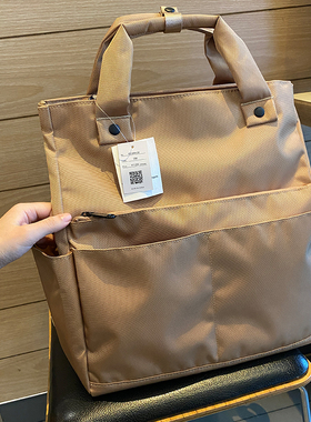 贵贵感爆~超难得材质~正品11200日元~超轻大容量双肩斜挎三用背包