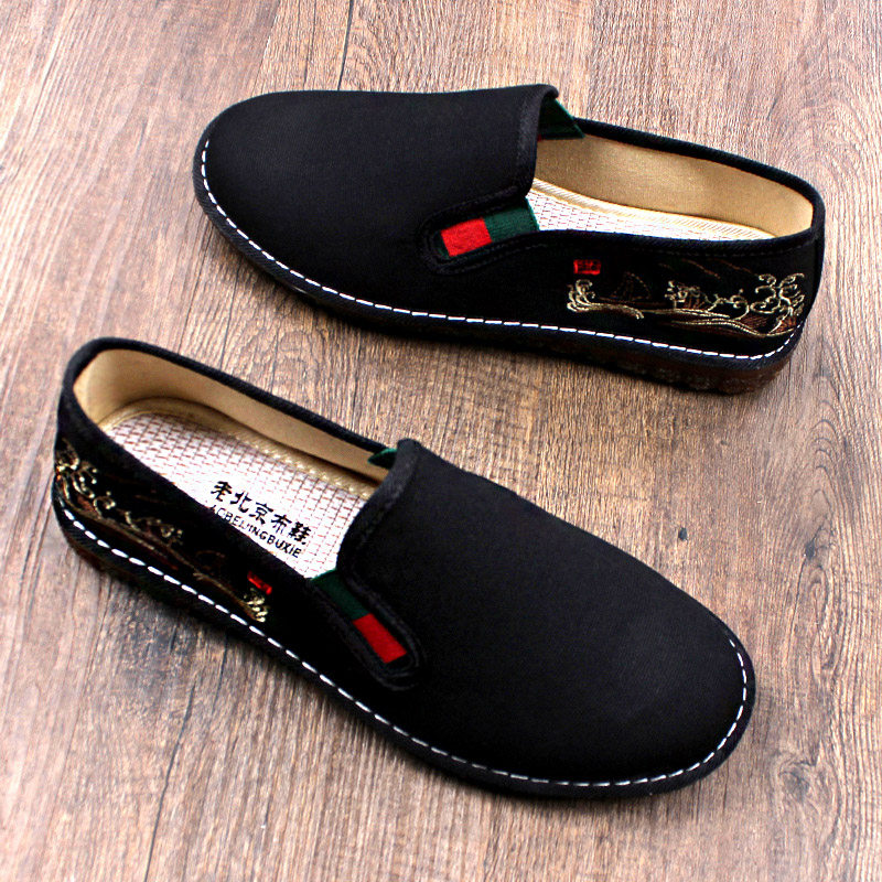 夏季新款老北京布鞋男款高档刺绣软底不累脚透气牛筋底一脚蹬休闲
