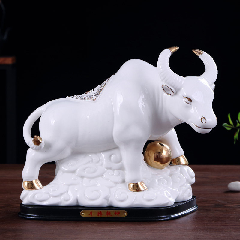 德化白色瓷陶瓷牛摆件招财镇宅工艺品瓷器扭转乾坤摆饰办公室桌面