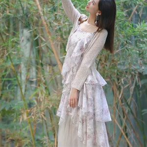 25女夏新款西格圣迪奥防晒针织开衫时尚浪漫碎花两件套吊带连衣裙