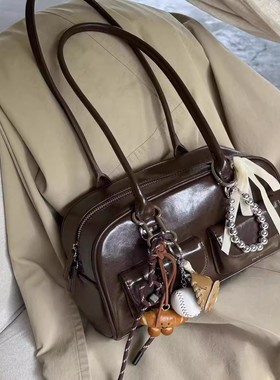 2025新款磨砂皮波士顿枕头包小众设计百搭手提包休闲软皮手提单肩