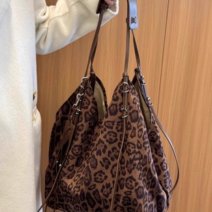 2025慵懒松弛感复古豹纹包包女大容量托特包通勤女包新款单肩大包