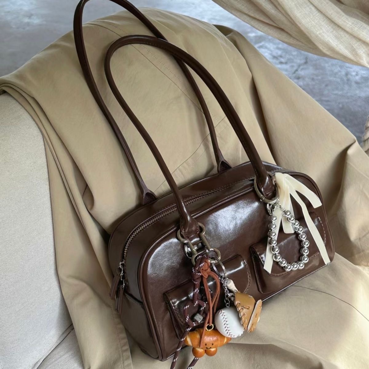 轻奢小众超火复古保龄球包包女包