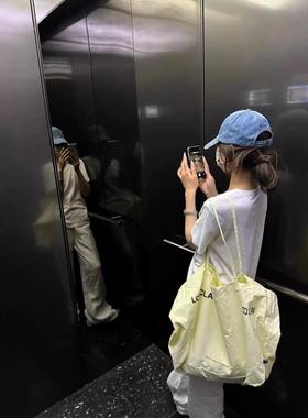 花儿与少年迪丽热巴同款包黄色帆布包字母LOWCLASSIC大容量单肩包