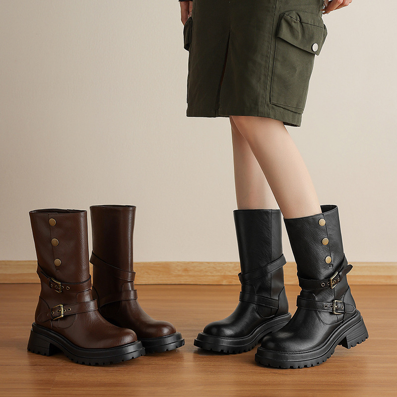 两穿牛皮纽扣机车烟筒靴2025秋冬厚底粗中跟皮带扣真皮中筒靴子女