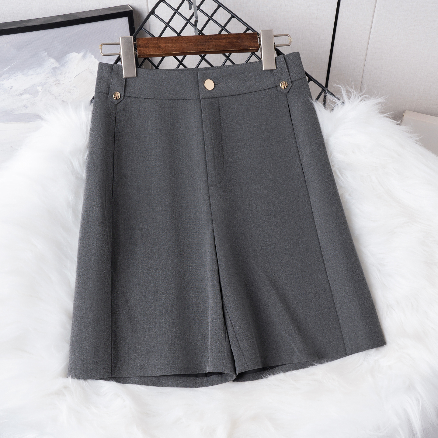 高端灰色高腰阔腿西装短裤女2025秋冬新款宽松显瘦休闲直筒五分裤