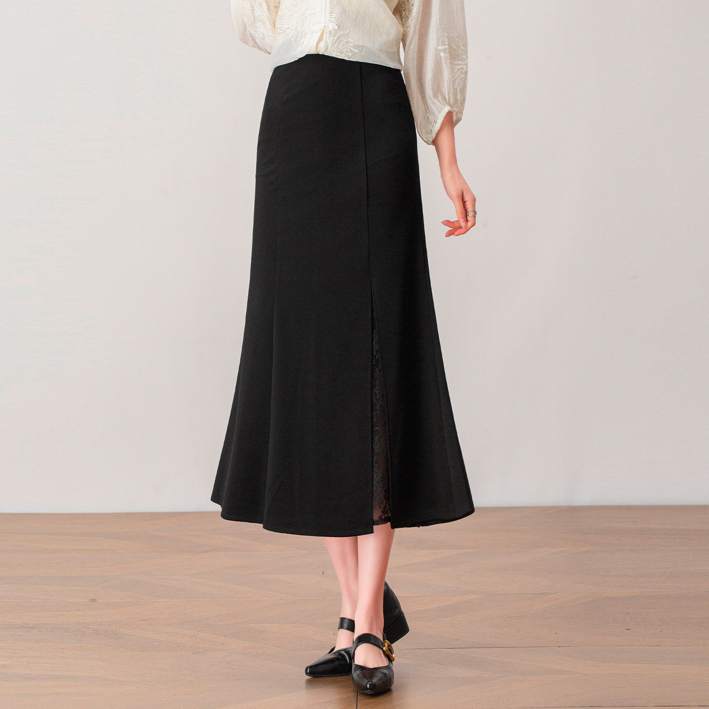 轻熟气质黑色蕾丝鱼尾半身裙女2026春夏新款修身显瘦中长款包臀裙