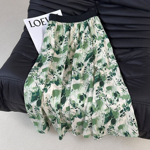 绿色花卉A字碎花半身裙子女夏季 弹力腰显瘦垂感大摆伞裙 2026新款