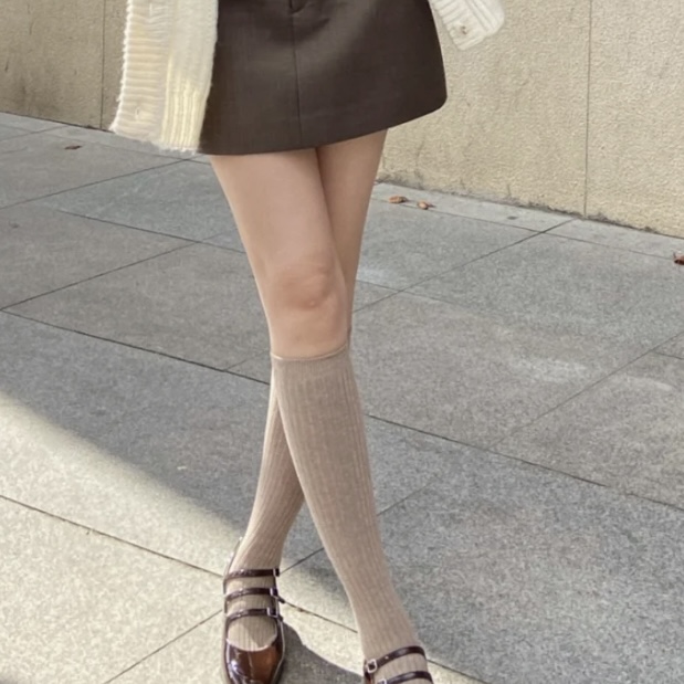 杏仁奶酪*秋冬卡其色ins长筒黑白长百搭及膝咖色气质小腿袜 龙心
