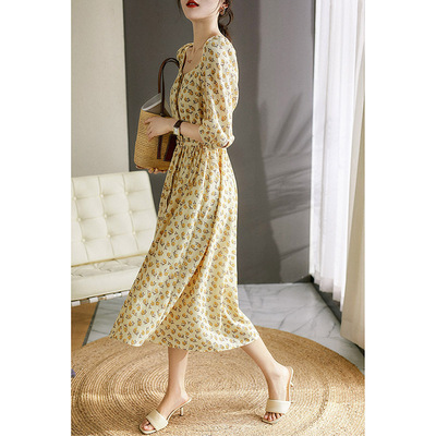 今年流行特惠2026夏季新款优雅高端气质轻奢暖色系收腰方领收腰