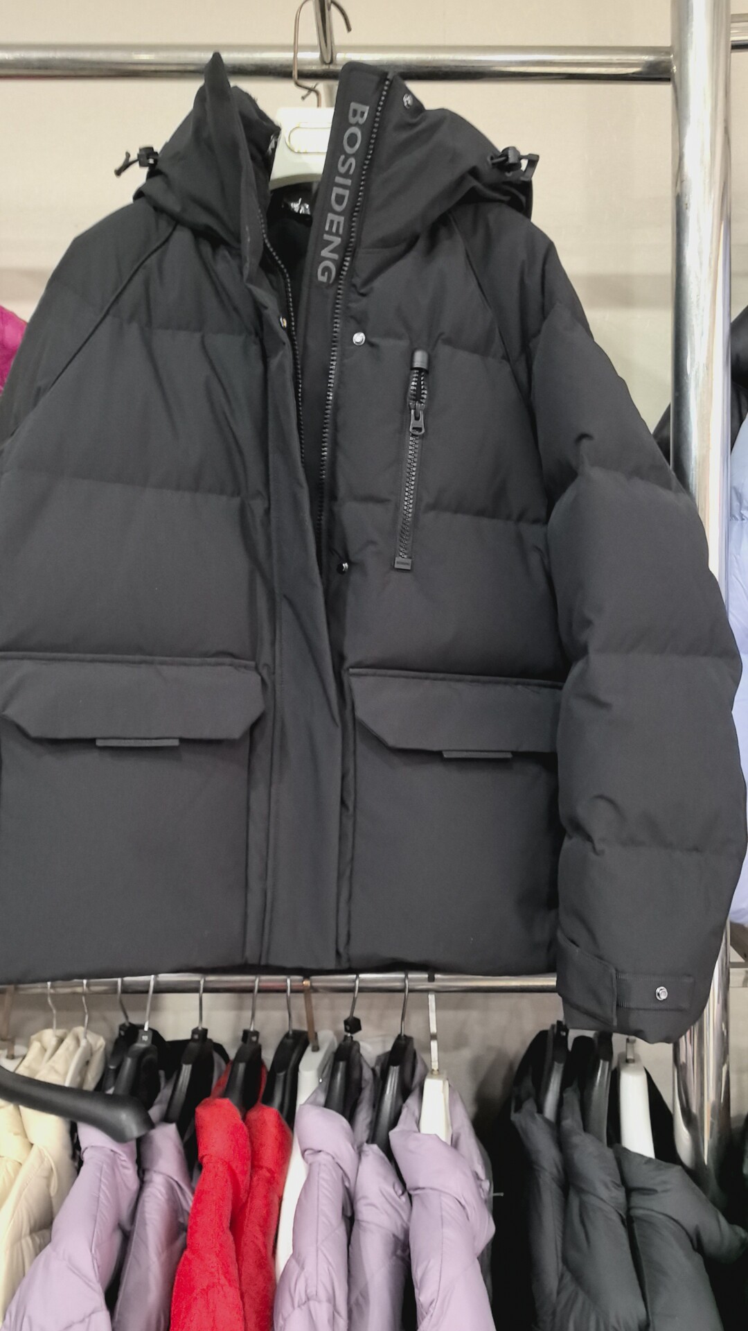 剪标极寒90鹅绒户外2025新款冬羽绒服女短连帽宽松蓄热科技保暧