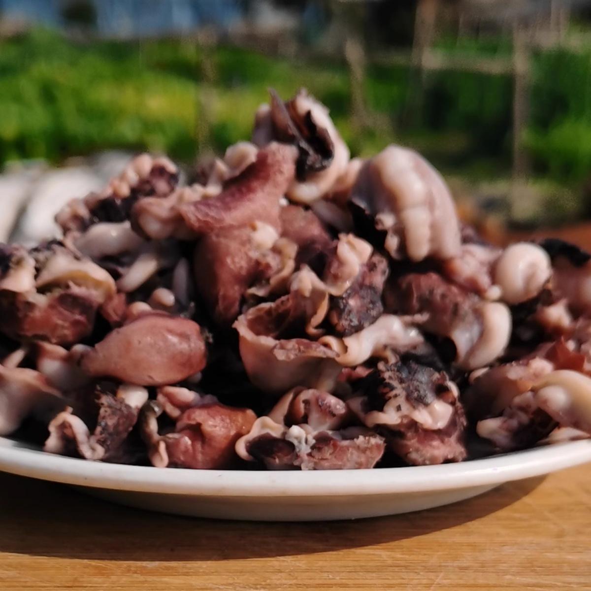 品味东海墨鱼皮散装新鲜炒菜烹饪美食