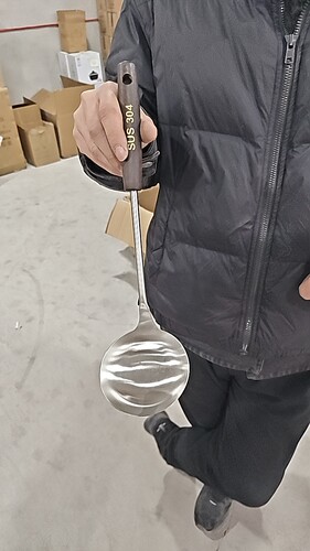 A211-不锈钢汤勺一个