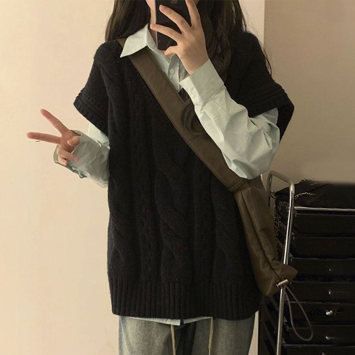 胖MM大码两件套装学院风黑色v领麻花针织马甲毛衣背心女+长袖衬衫