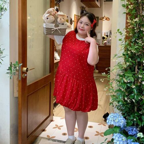 胖MM大码红色波点背心连衣裙女夏季韩系甜美收腰花苞蓬蓬裙短裙