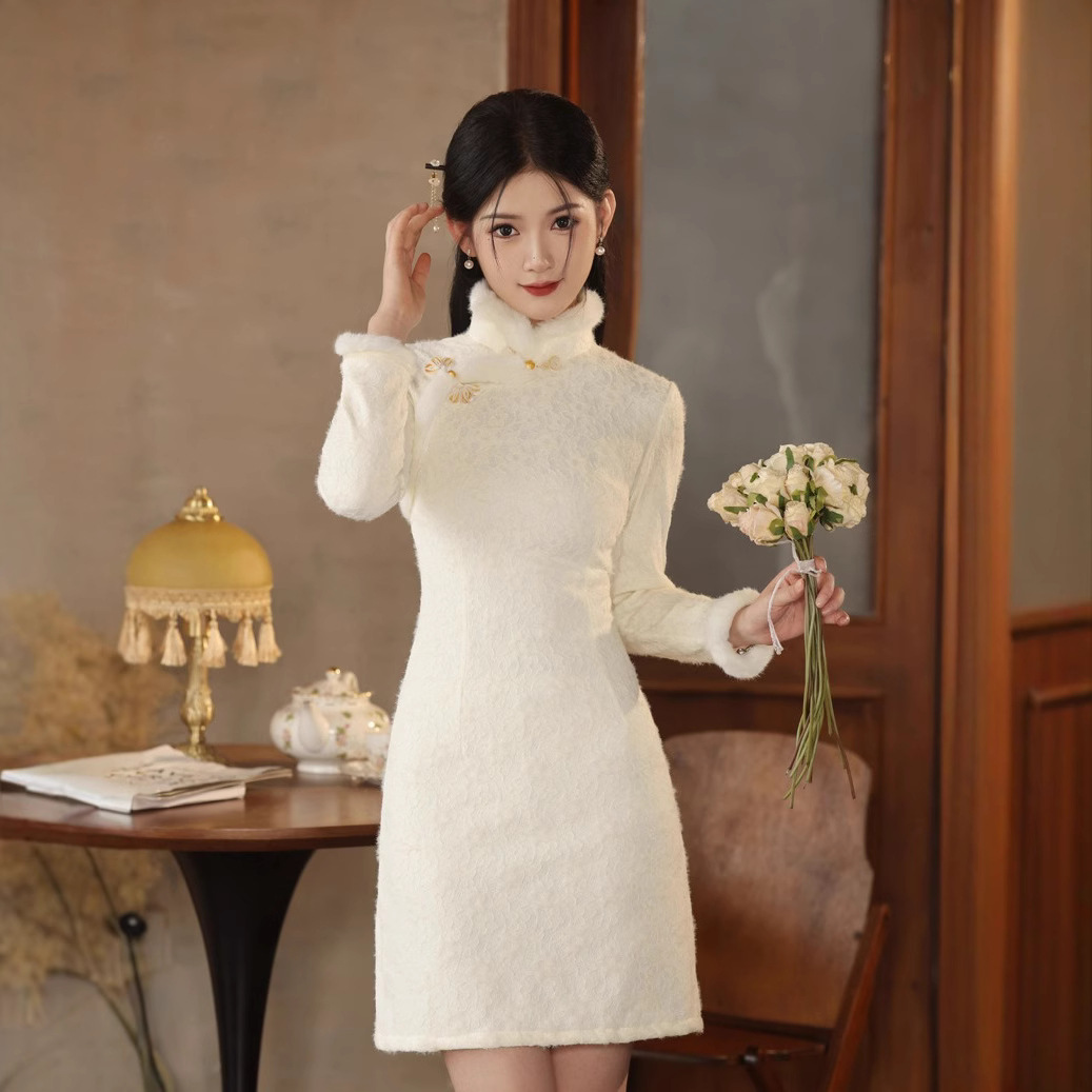 小个子旗袍短款女冬装长袖加绒国风修身显瘦改良年轻款旗袍裙
