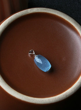 女天然海蓝宝配银扣锁骨链送银链