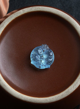 男女天然海蓝宝双面立体雕刻吊坠