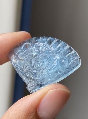 纯天然海蓝宝扇叶吊坠蓝色花开富贵冰种透体特别雕刻男女水晶项链