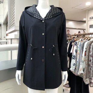 苏拉达唯822-113 中老年人风衣外套2026春季新款妈妈韩版中长女装