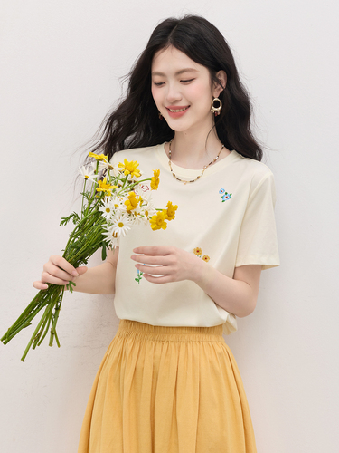 Xi World casual embroidered short-sleeved T-shirt for women's loose and lazy style 2026 summer new plant embroidered top
