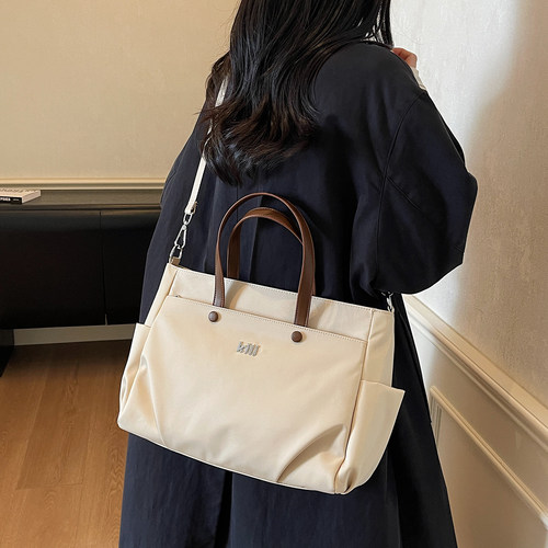 手提大容量公文单肩斜挎托特女包