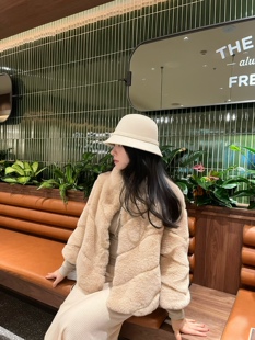 22老师，大姐姐 Amour 千金软软兔 环保毛短外套宽松百搭保暖皮草