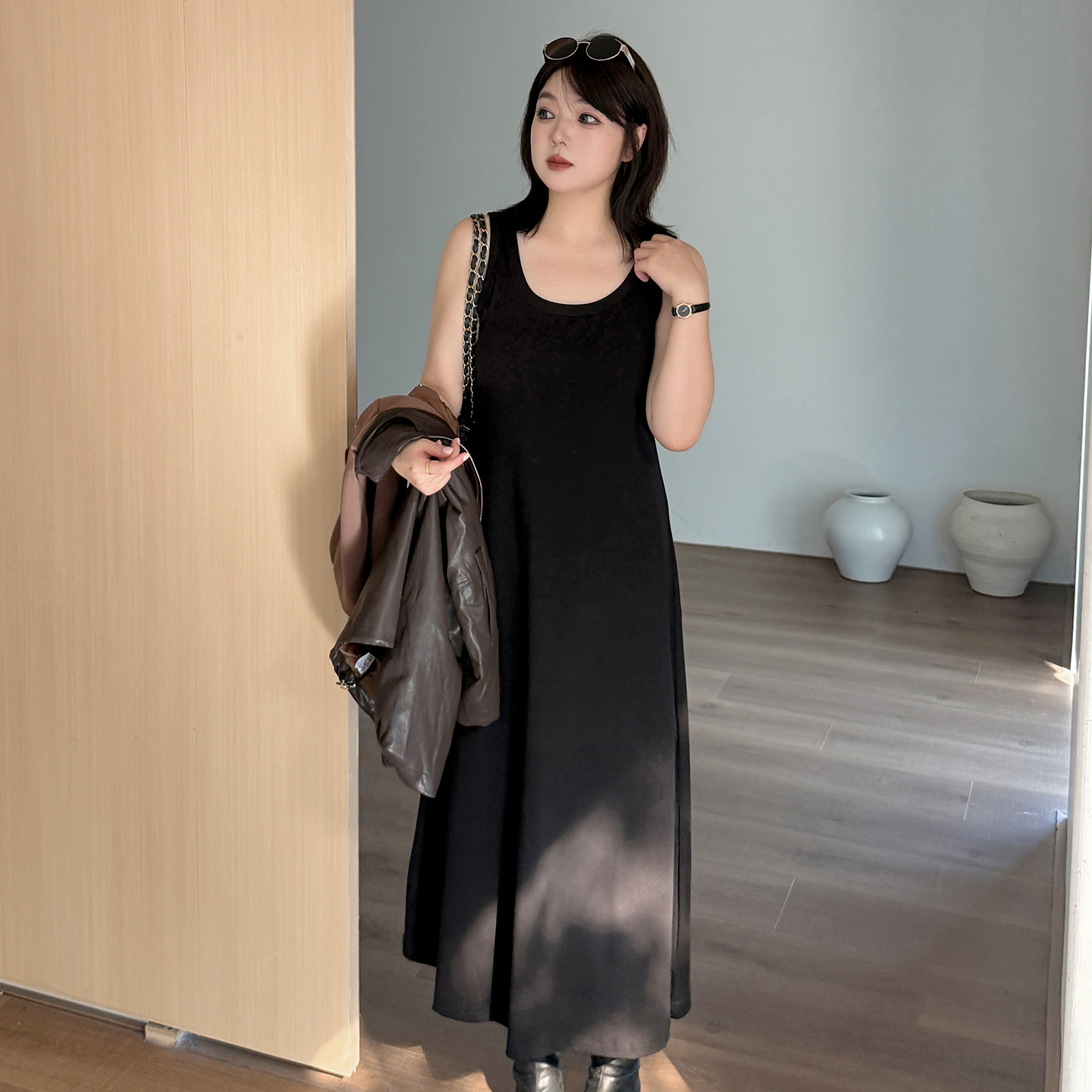 小波家2025秋季胖mm甜美通勤百搭收腰背心裙显瘦小黑裙