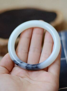 水墨意境羊脂玉圆条带证书手镯