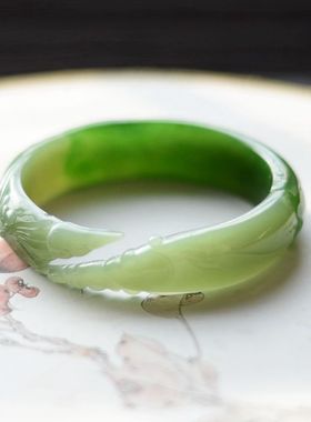 碧玉雕花扁条女款礼物平安镯